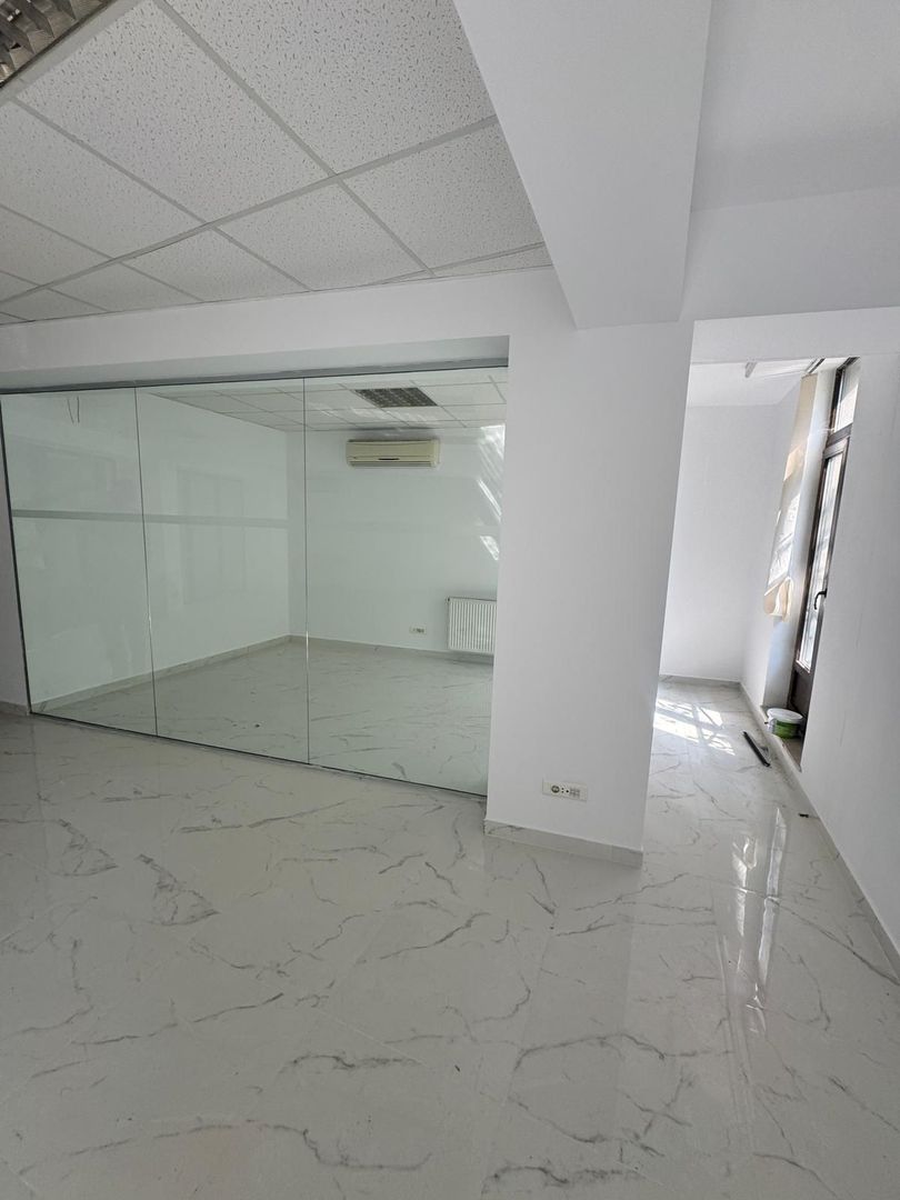 Spatiu Birouri | 3 Etaje | Parcare Proprie | 300mp - 15