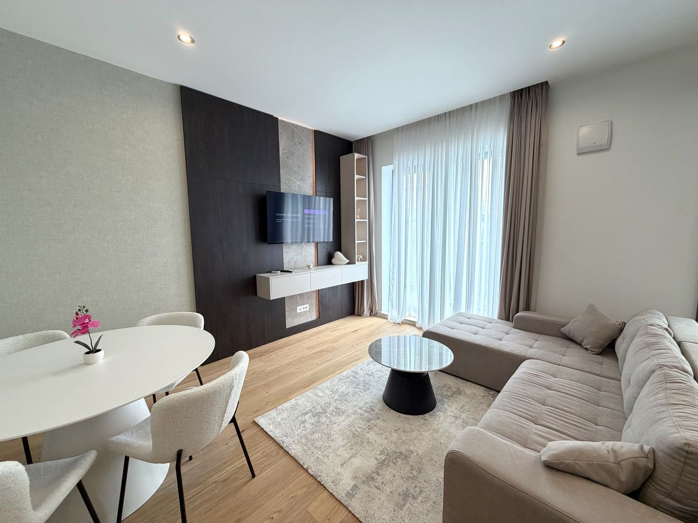 De inchiriat apartament 2 camere in Nusco City