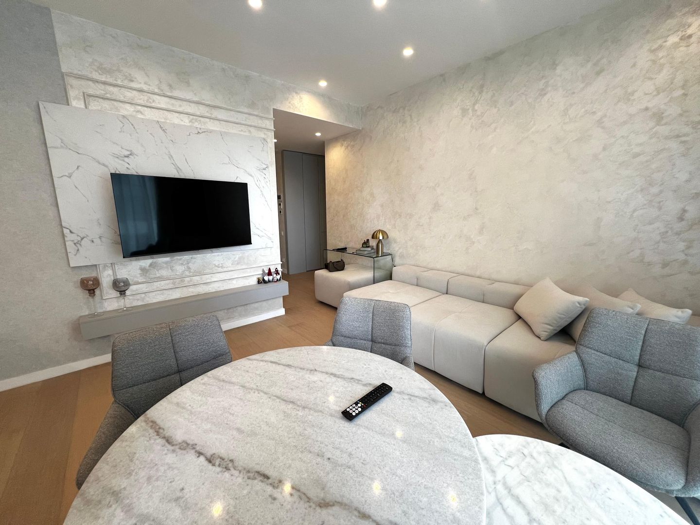 De Închiriat 2 Camere | Aviației Tower | Parcare Inclusă - 2