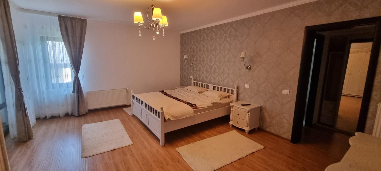 Vila cu piscina zona Iancu Nicolae-Pipera 5 camere - 5