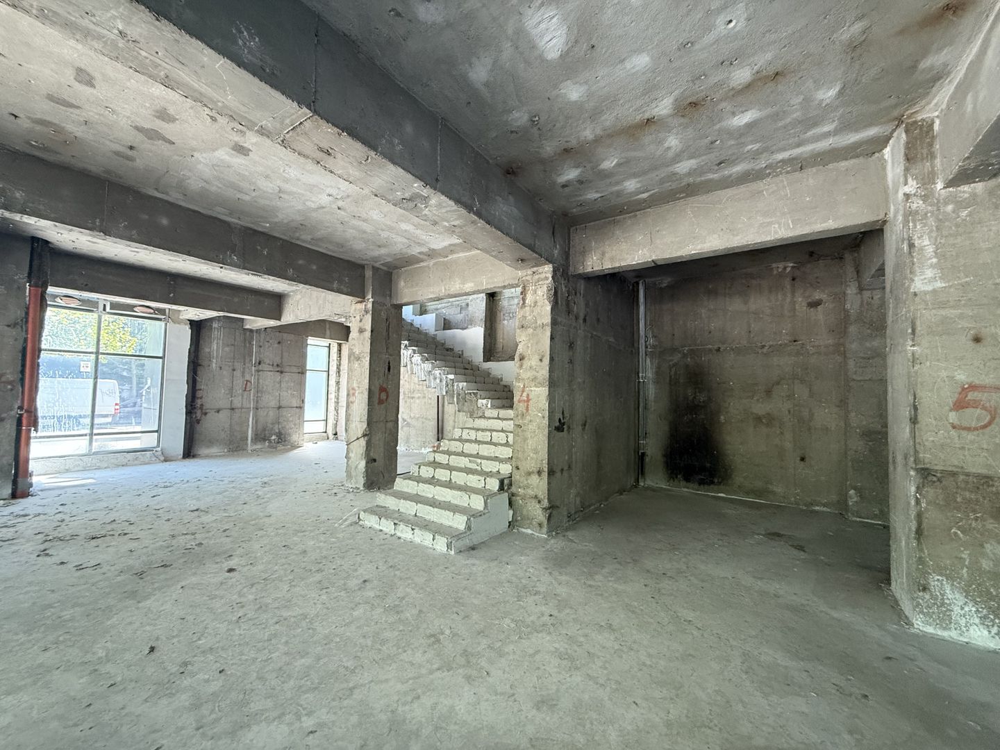 Spatiu Comercial | Bd.Unirii | 845 mp | Vizibilitate Premium - imagine 2