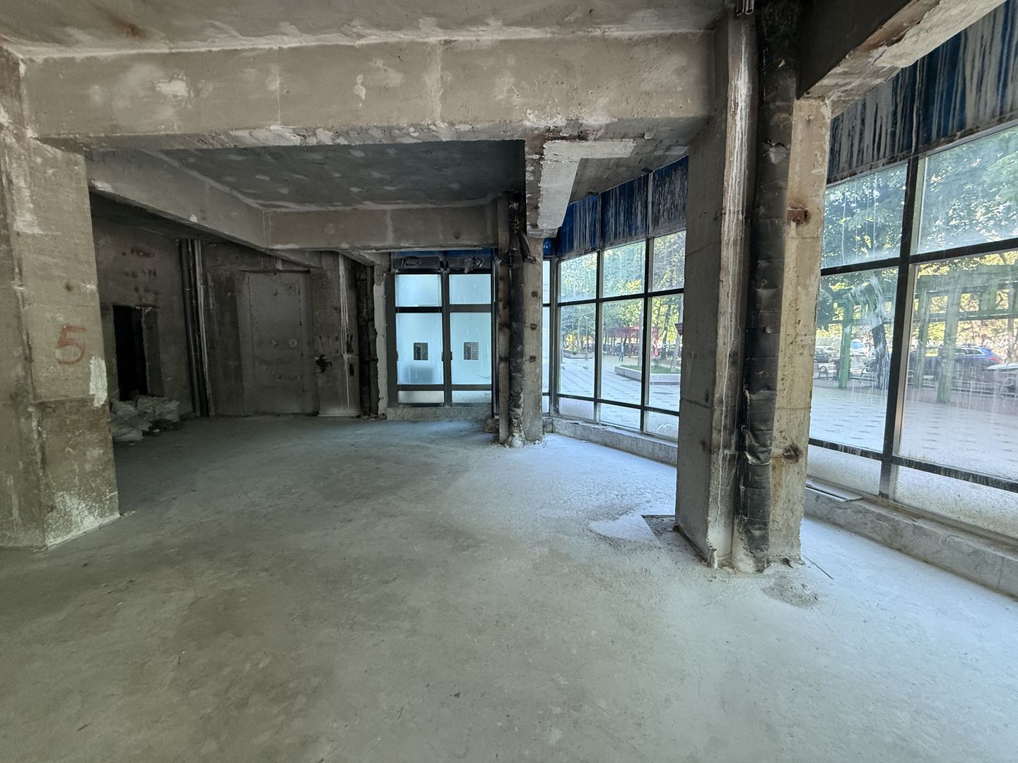 Spatiu Comercial | Bd.Unirii | 845 mp | Vizibilitate Premium - imagine 4
