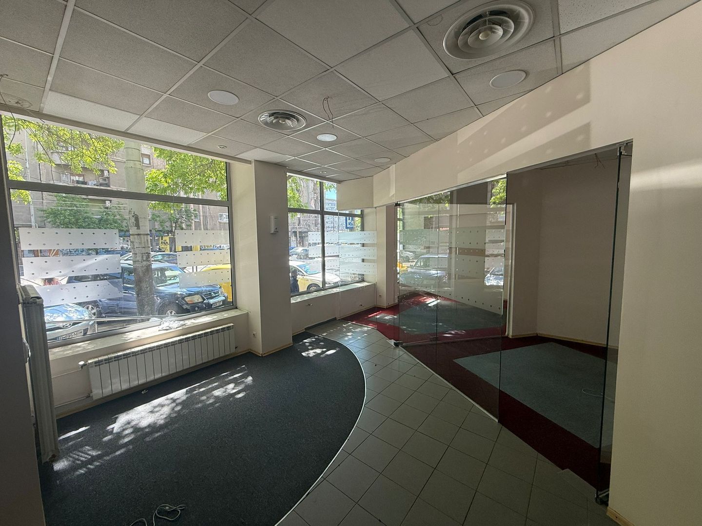 Spațiu comercial de închiriat – vad excelent – Gara de Nord - 4/10