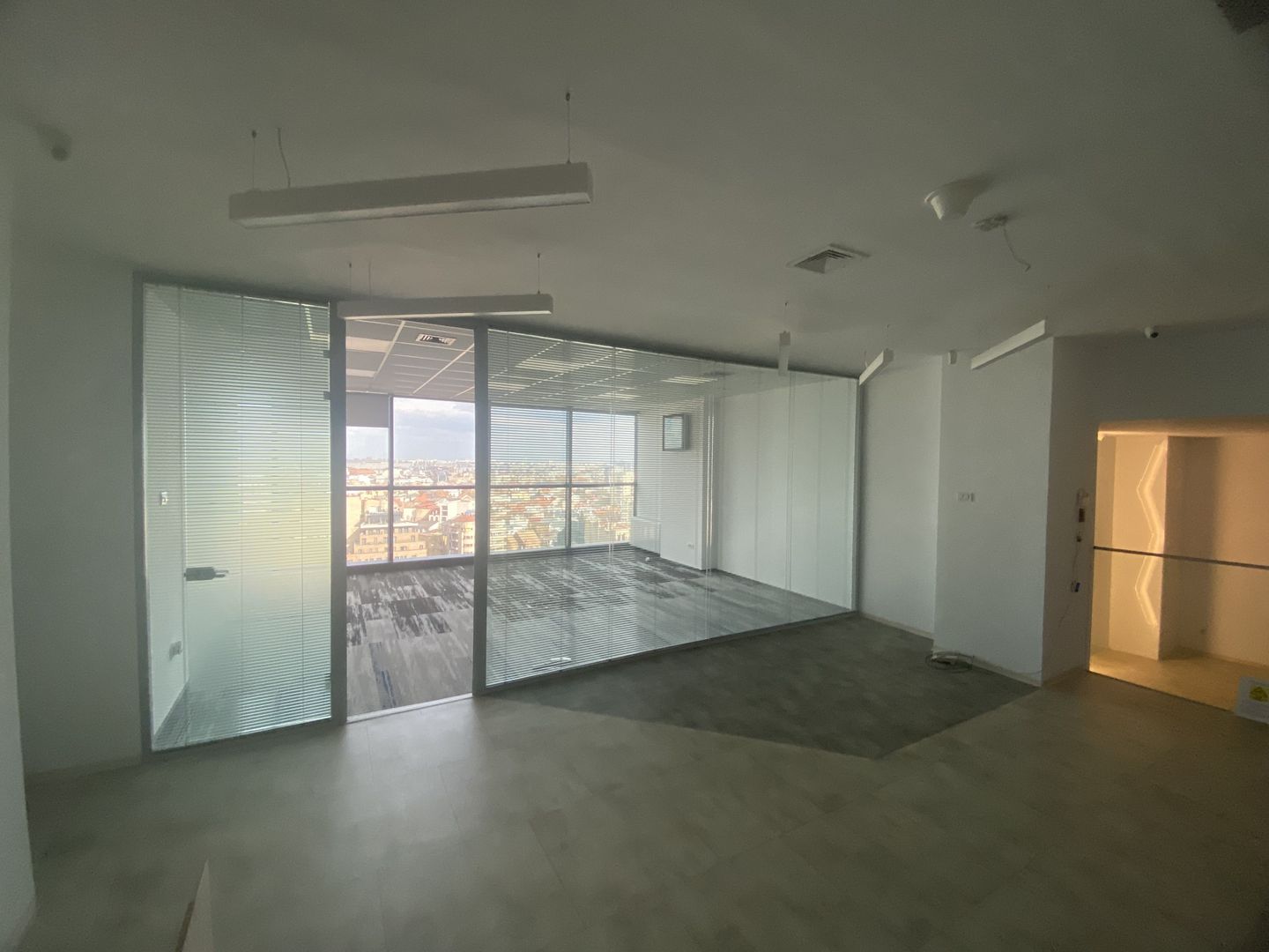 Birou 617mp | Universitate | BMS, Recepție & Lift Marfă - 3/10