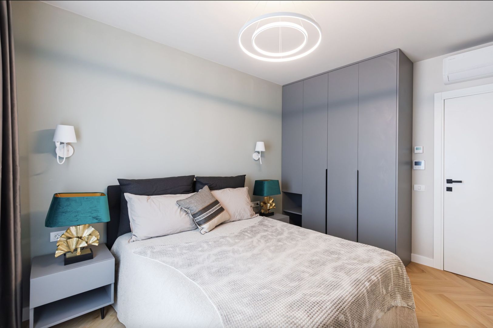 APARTAMENT DE INCHIRIAT CU 3 CAMERE -  // Pet friendly//100MP METROU