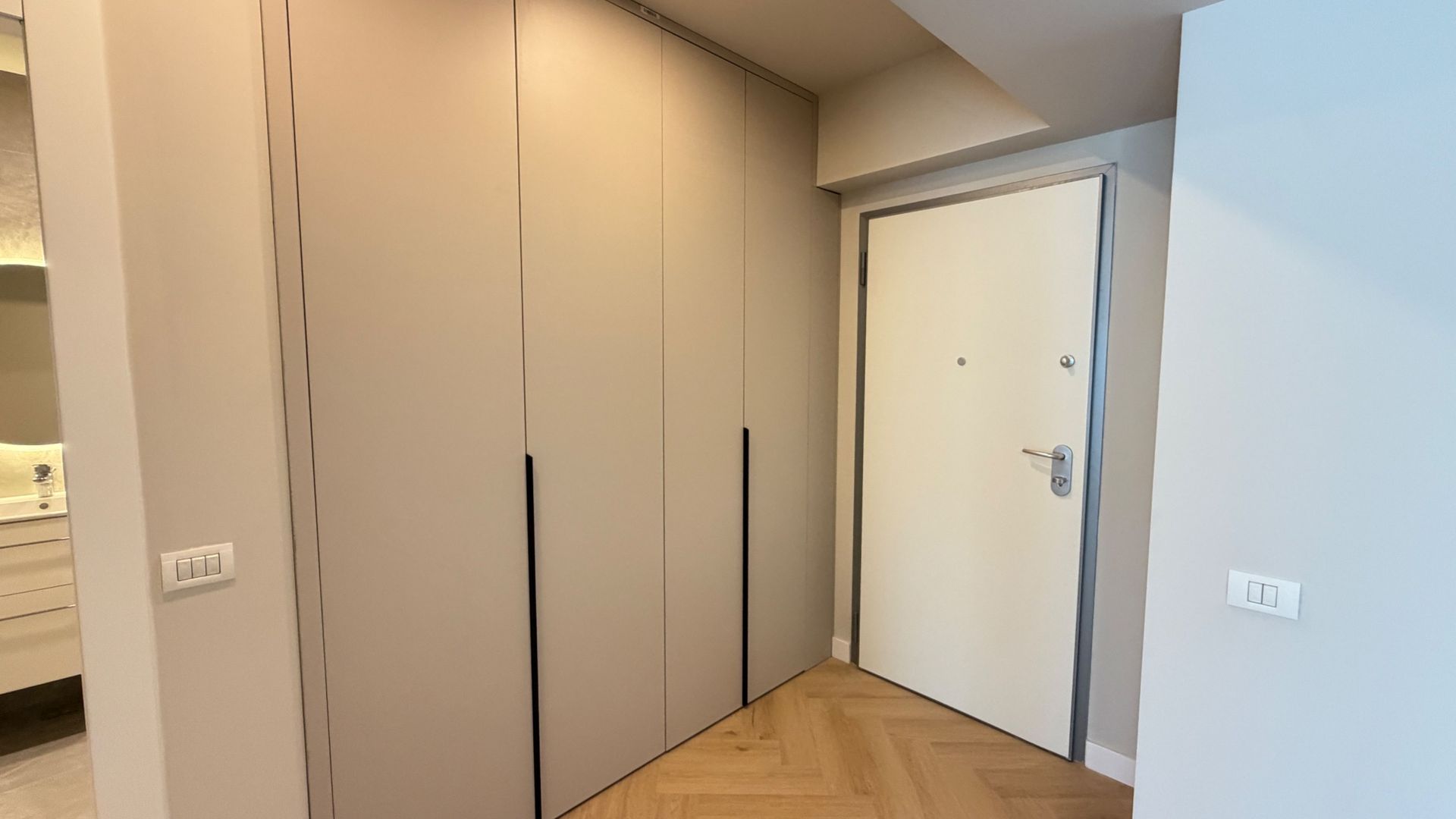 APARTAMENT DE INCHIRIAT CU 2 CAMERE  // Pet friendly//100 METRI METROU - 8
