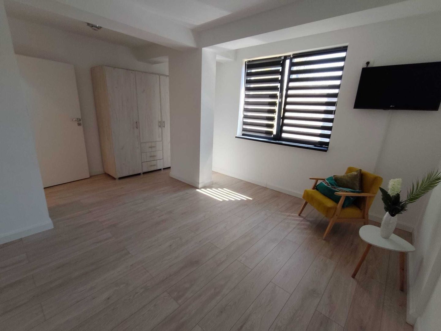 Apartament premium cu 3 camere, situat în zona Titan - 9/10