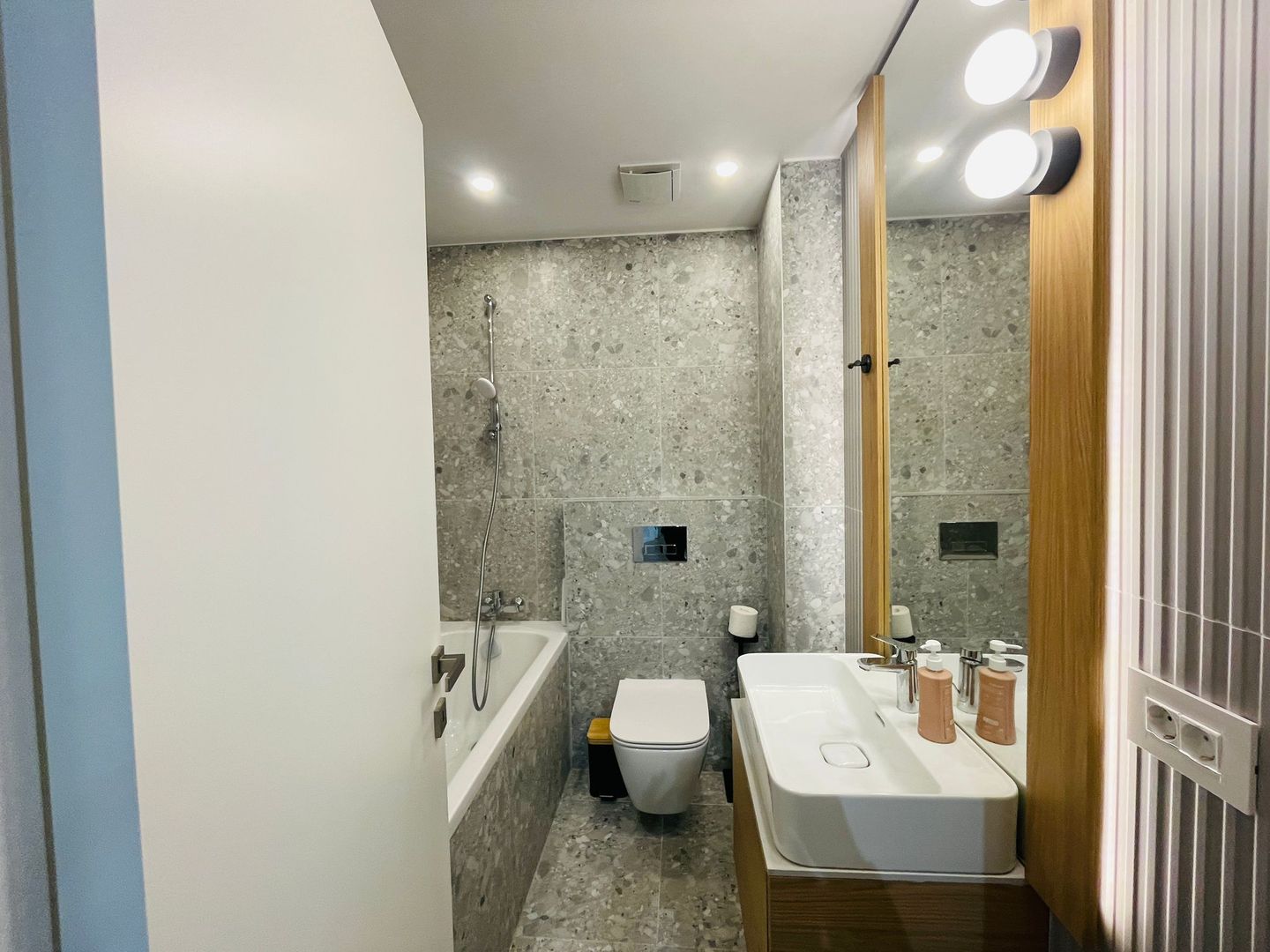 De inchiriat 2 camere in PRIMA VISTA-parcare inclusa in preț - 5