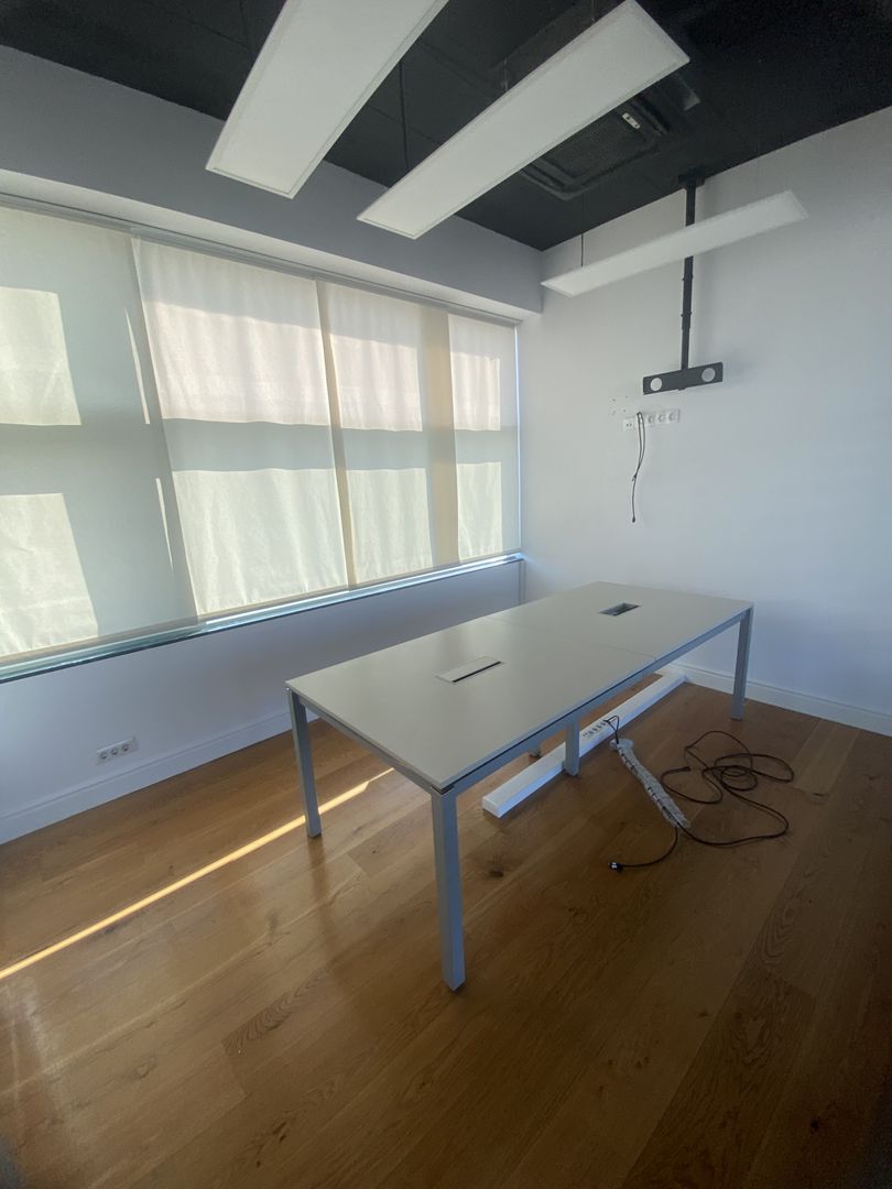 Birouri de închiriat | 102 mp (+198 mp terasa) | Piața Romană - 5/9