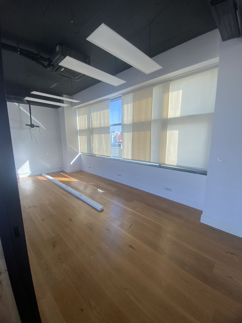 Birouri de închiriat | 102 mp (+198 mp terasa) | Piața Romană - 6/9