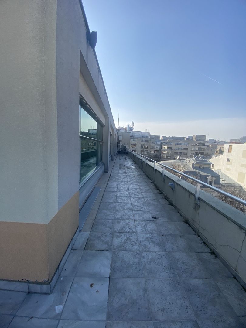 Birouri de închiriat | 102 mp (+198 mp terasa) | Piața Romană - 7/9