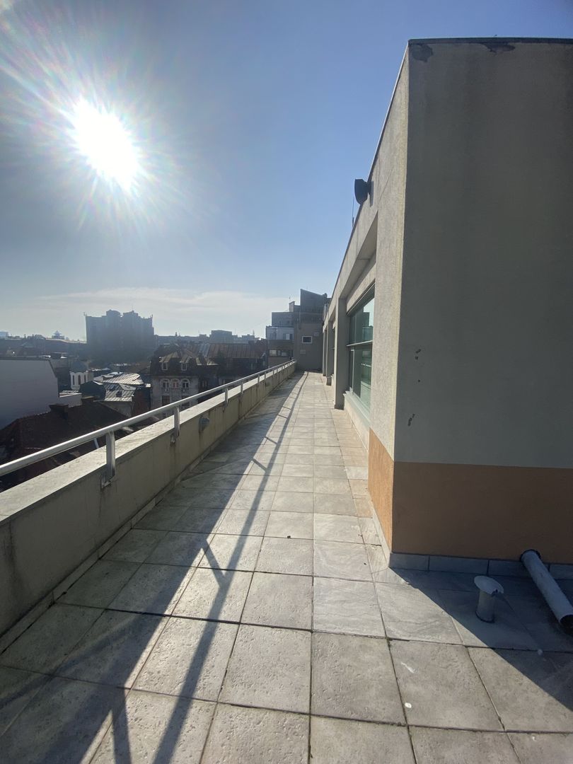 Birouri de închiriat | 102 mp (+198 mp terasa) | Piața Romană - 8/9