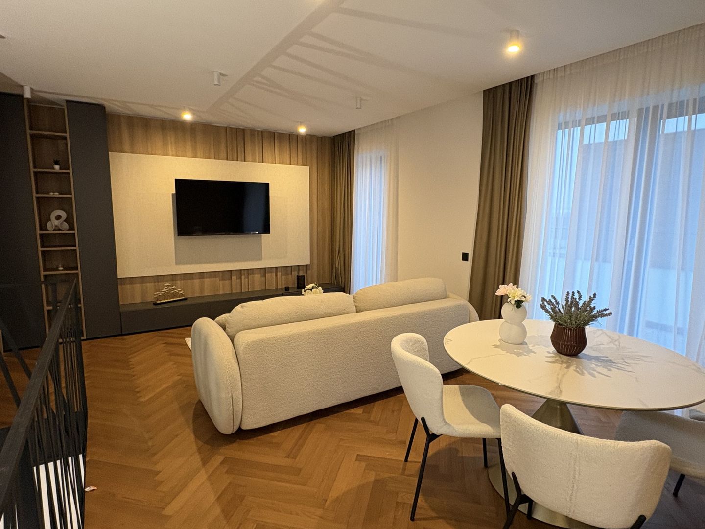 Luxury 4-room Villa - Tunari - 14