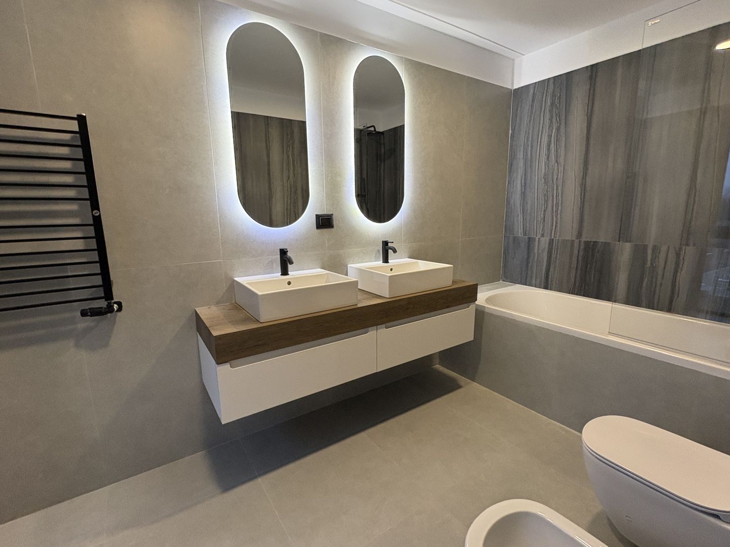 Luxury 4-room Villa - Tunari