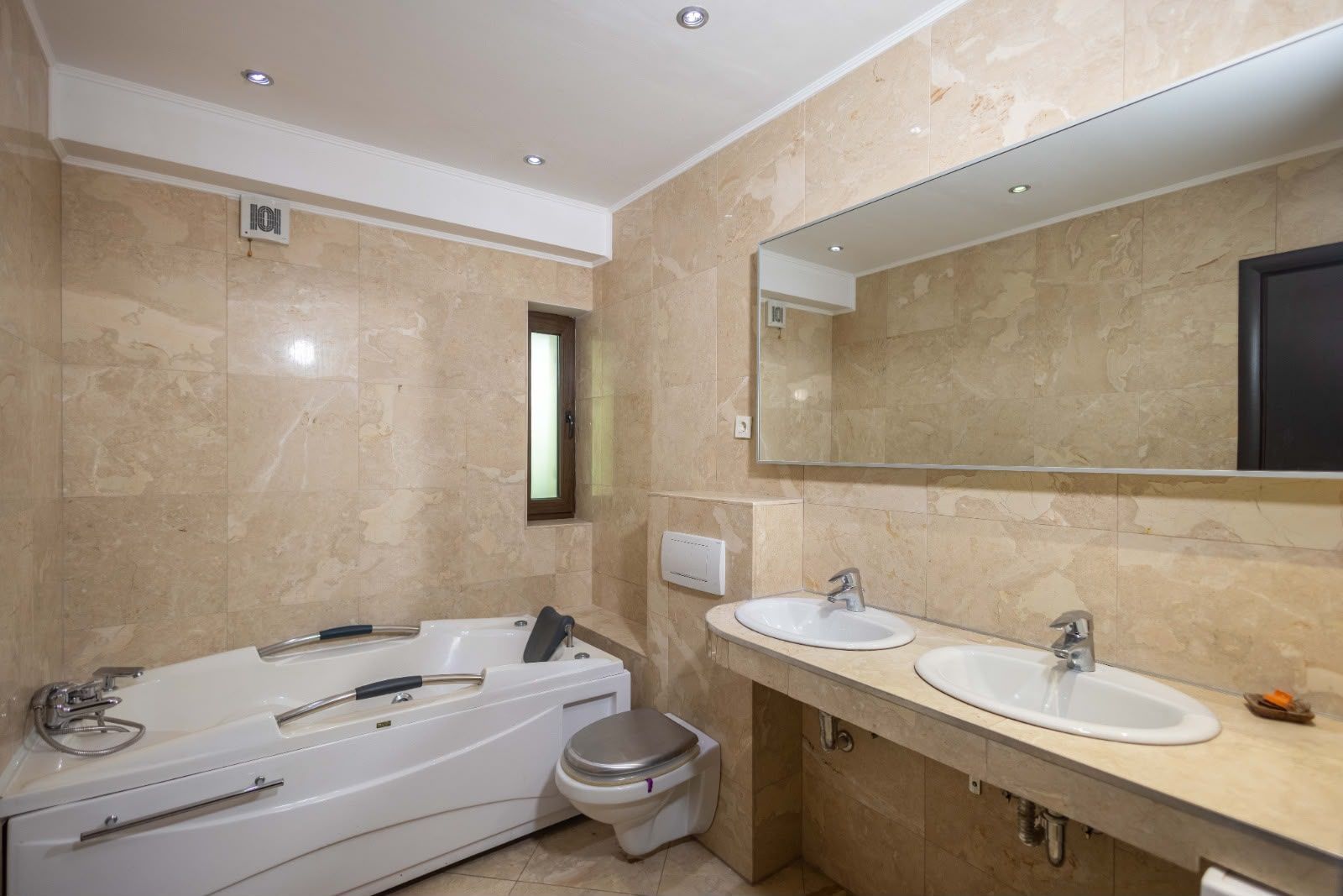 Apartament 4 camere | 206 mp | Zona Sisești | Terasă și balcon