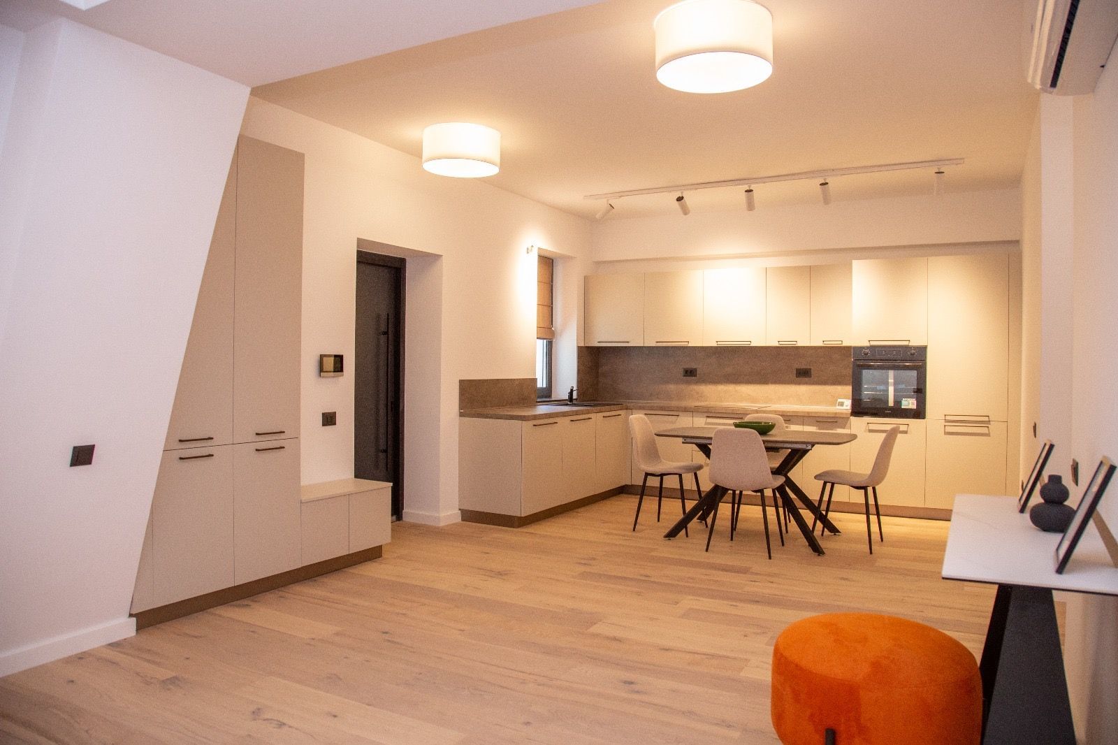 Apartament 3 camere de inchiriat zona Herastrau - 1/4