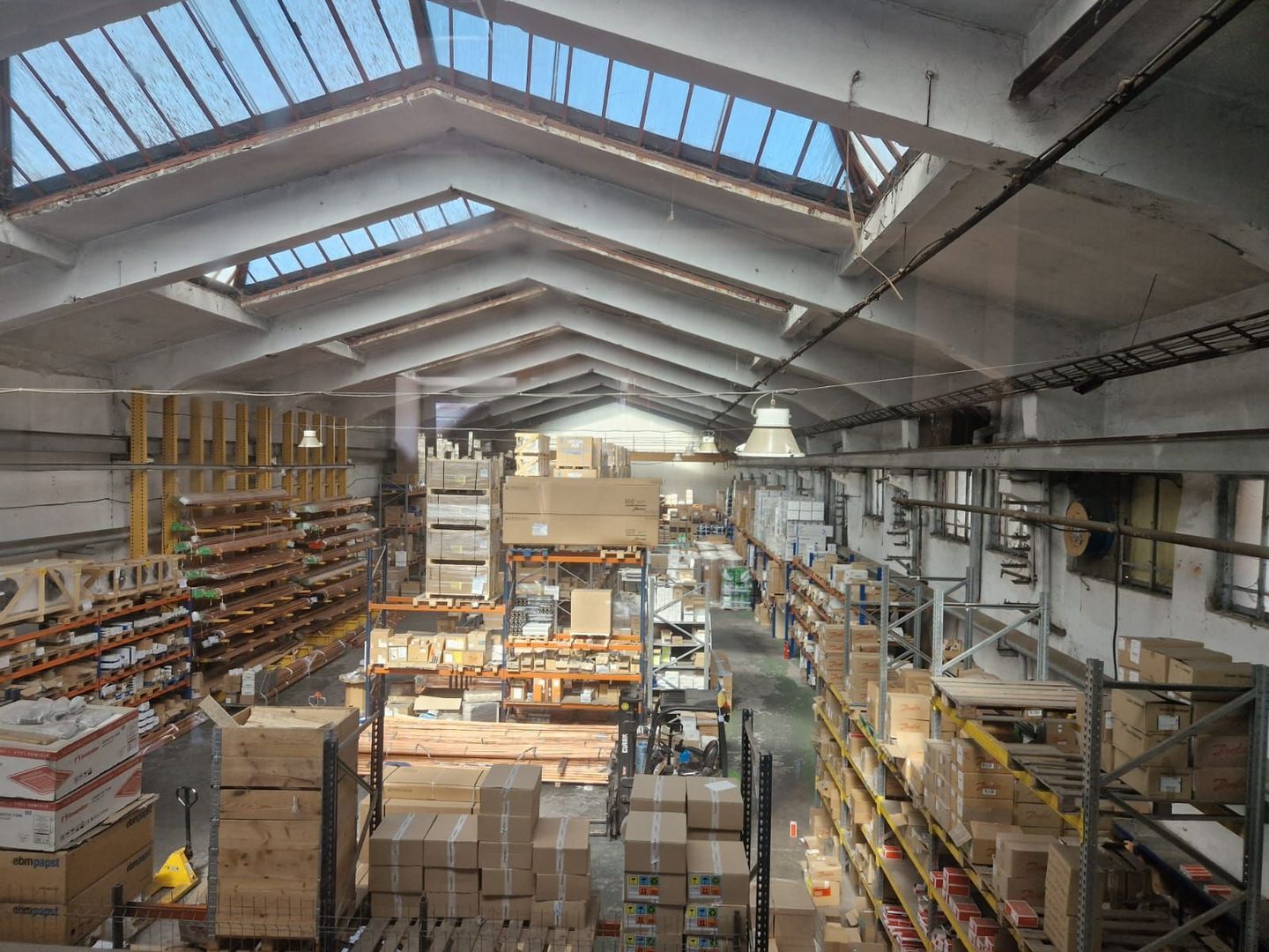 Spațiu Industrial / Depozit de Închiriat – 1.230 m² - 1/4