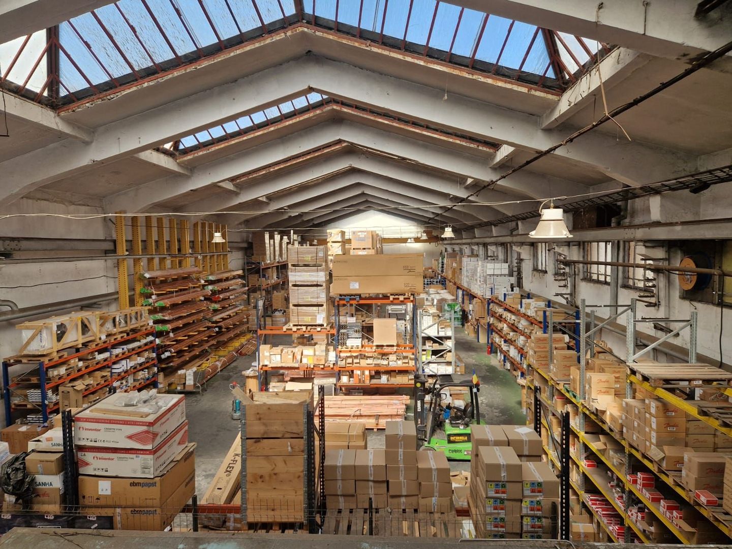 Spațiu Industrial / Depozit de Închiriat – 1.230 m²