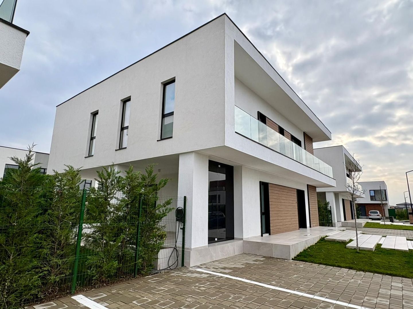 Luxury 4-room Villa - Tunari - 2/4
