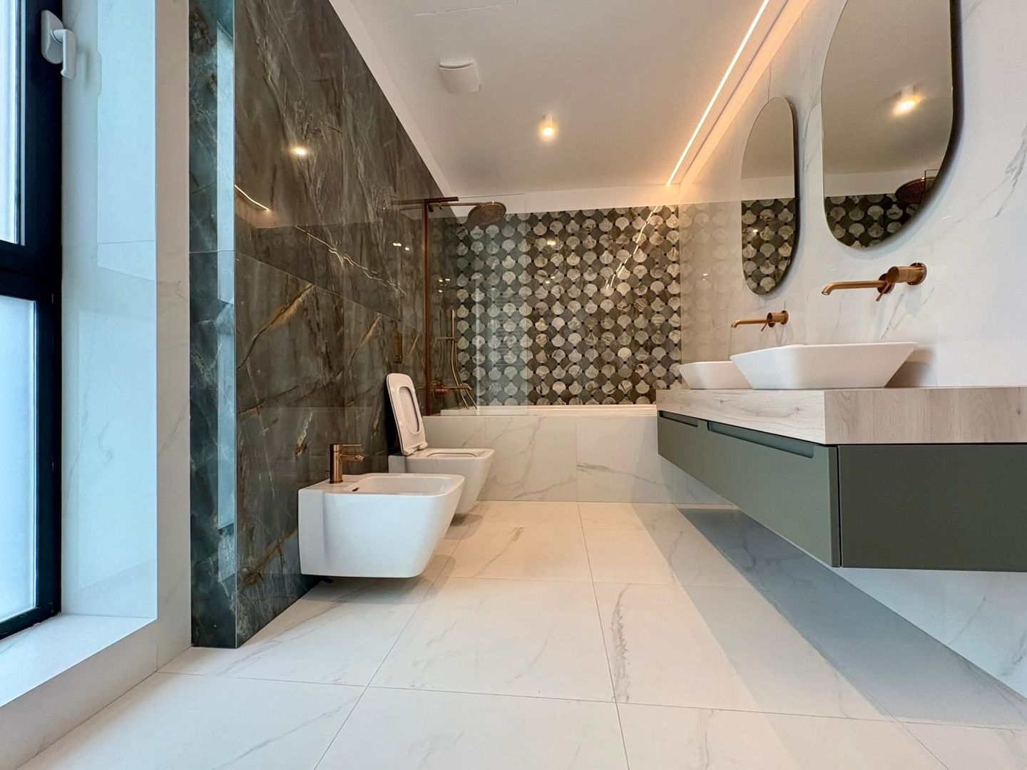 Luxury 4-room Villa - Tunari - 11