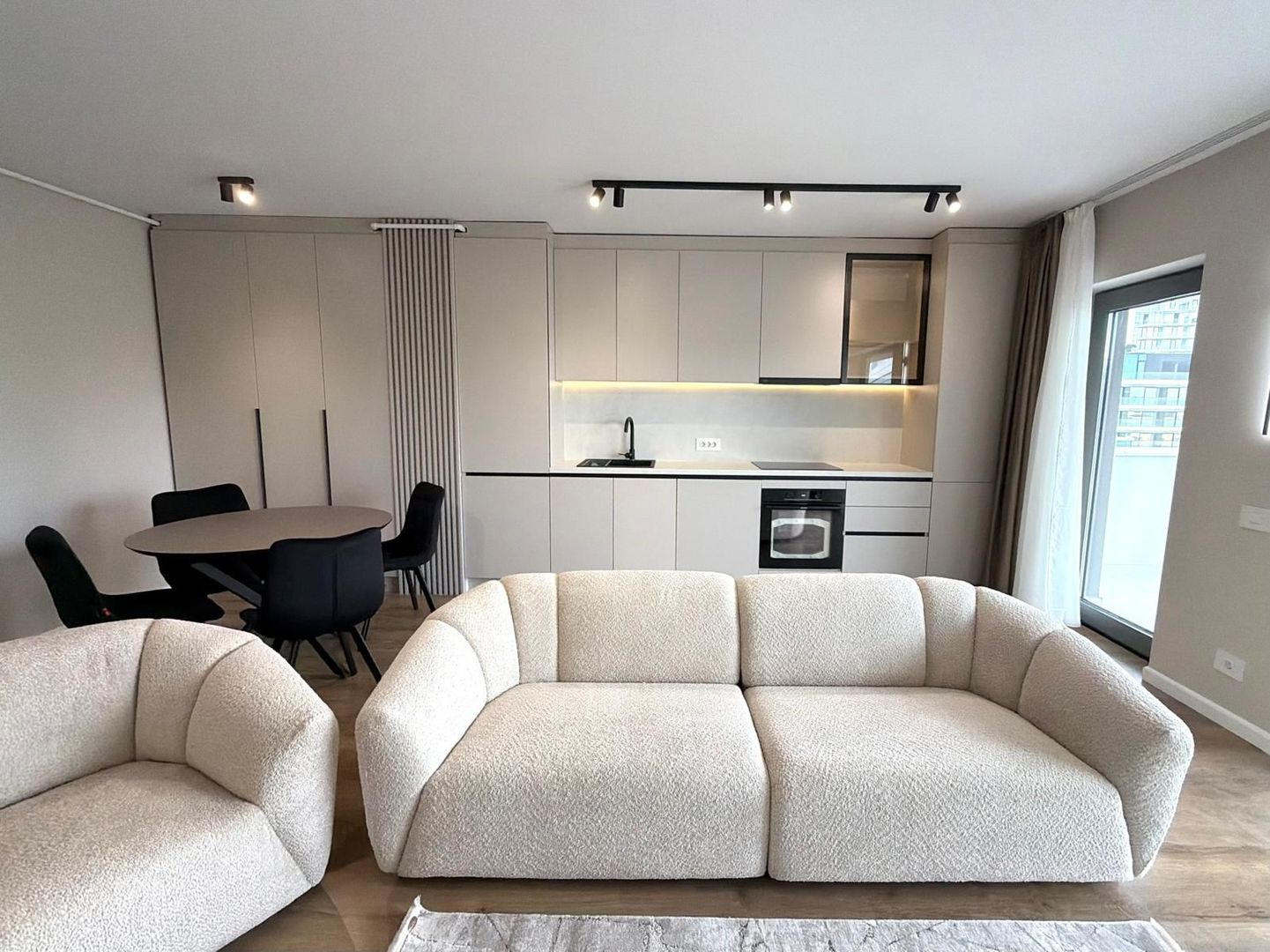 2 Camere | Prima Vista | Parcare Inclusa