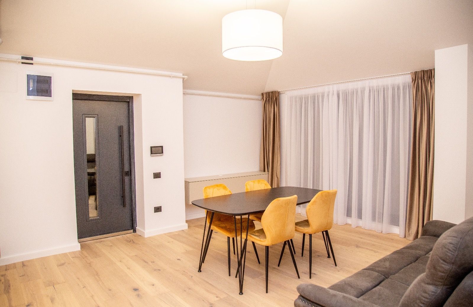 Apartament 3 camere de inchiriat zona Herastrau - 1/4