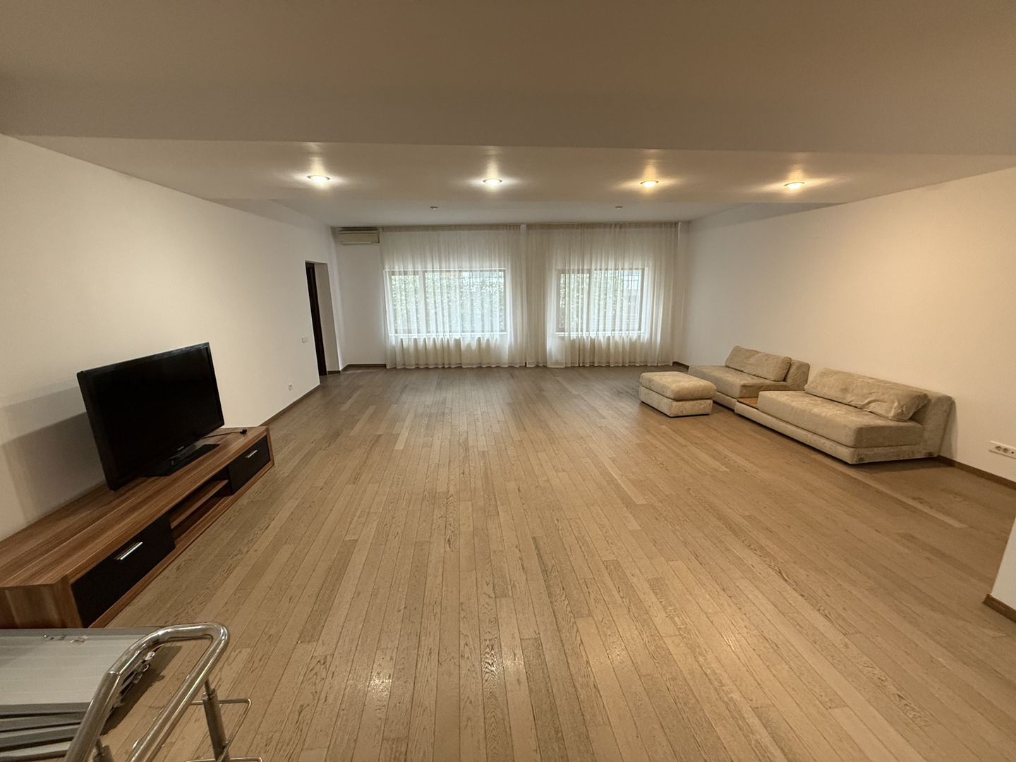 Apartament 5 camere de inchiriat zona Herastrau - 3/4