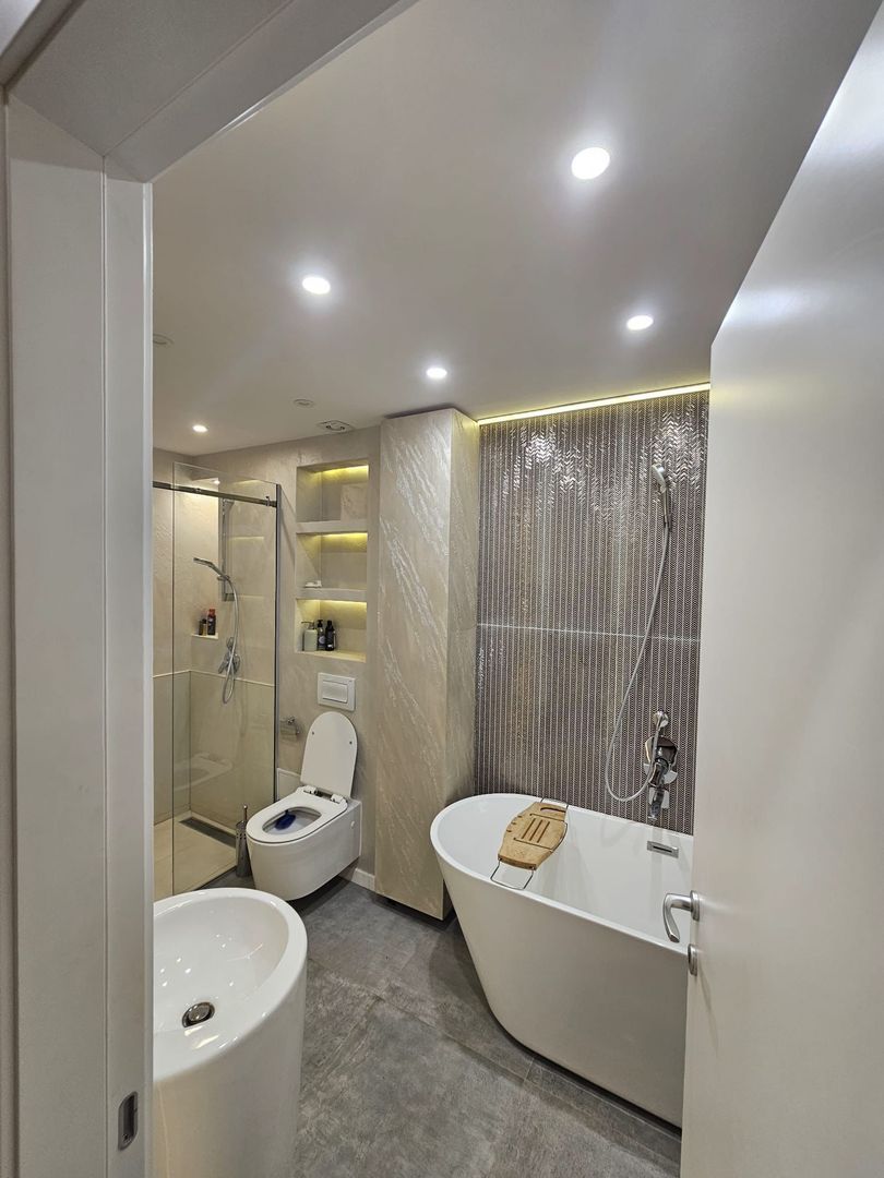 Apartament de închiriat cu 3 camere-PIPERA- terasă 95 mp