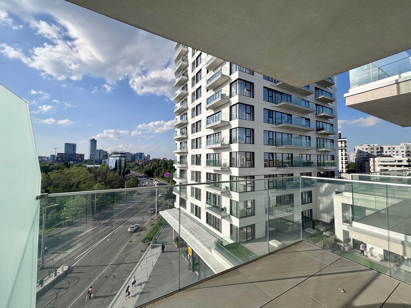 For rent 3 rooms apartment | Floreasca, Barbu Vacarescu - 8/10