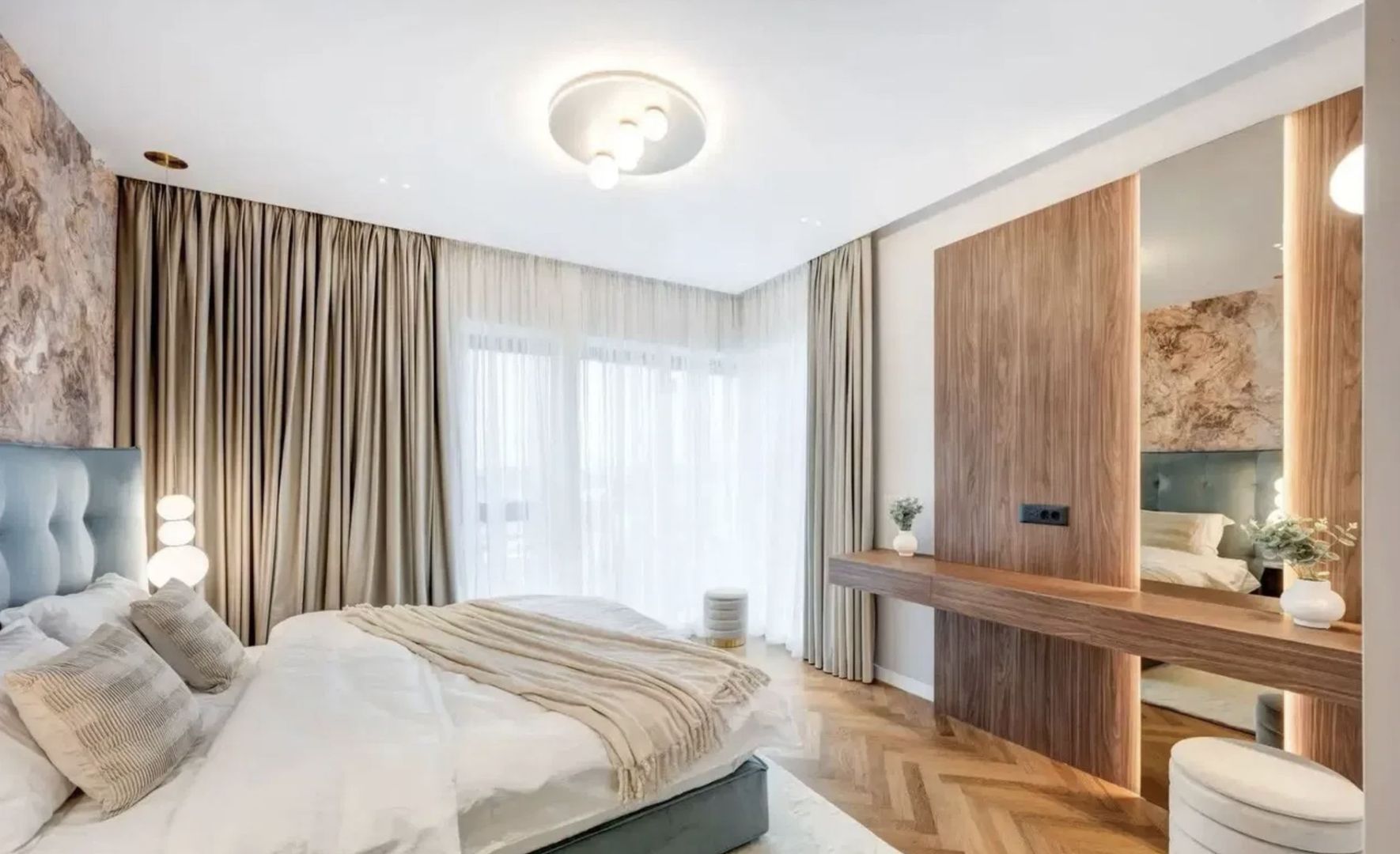 Luxury 4-room Villa - Tunari - 1/4