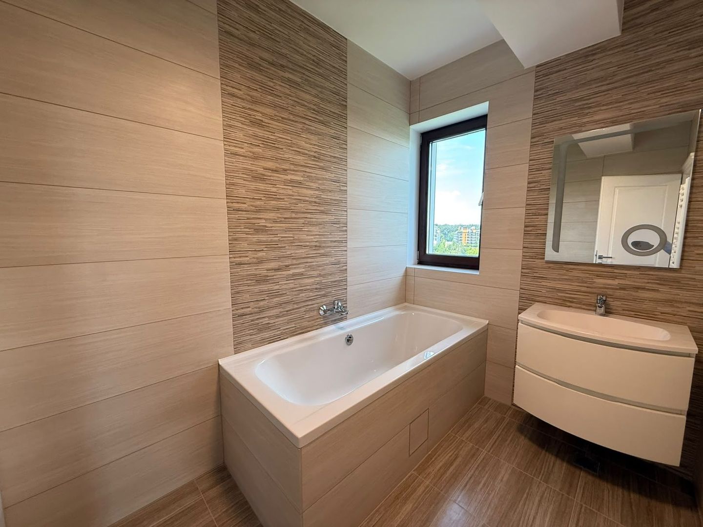 3-room apartment | 108 sqm usable area | 2 balconies | Premium finishes - imagine 5