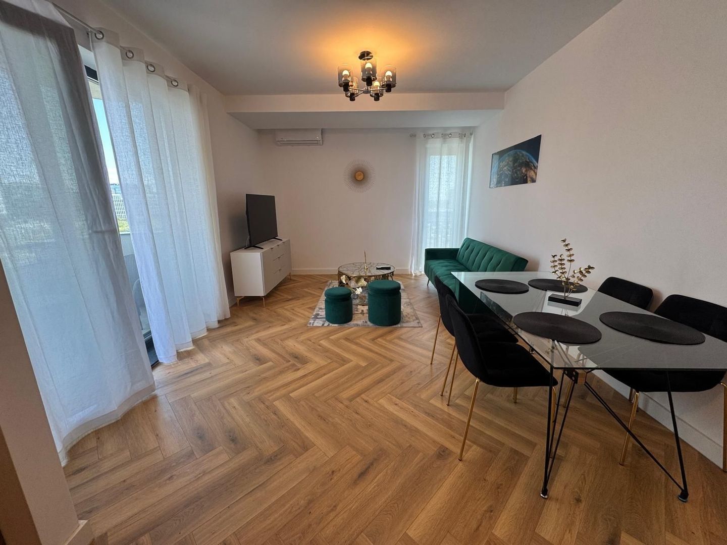 2 CAMERE | PIPERA |