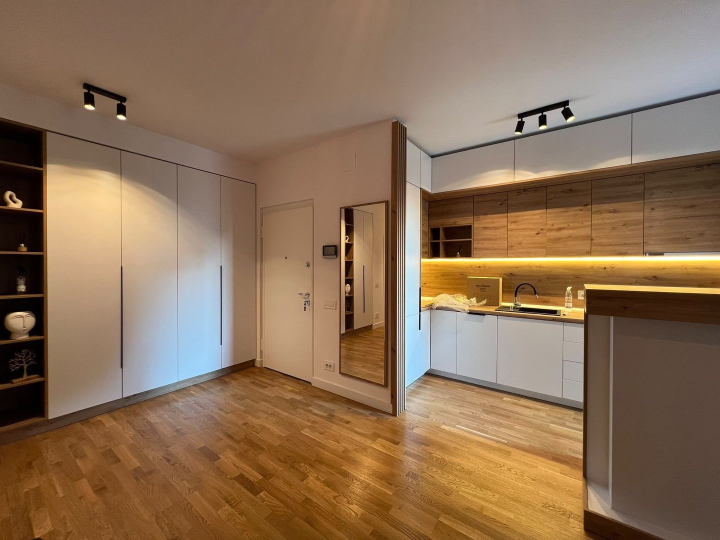 2 CAMERE DE INCHIRIAT | PIPERA