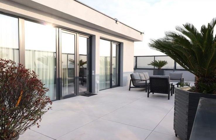 PENTHOUSE DRISTOR 3 CAMERE | BLOC NOU | TERASA 100 MP