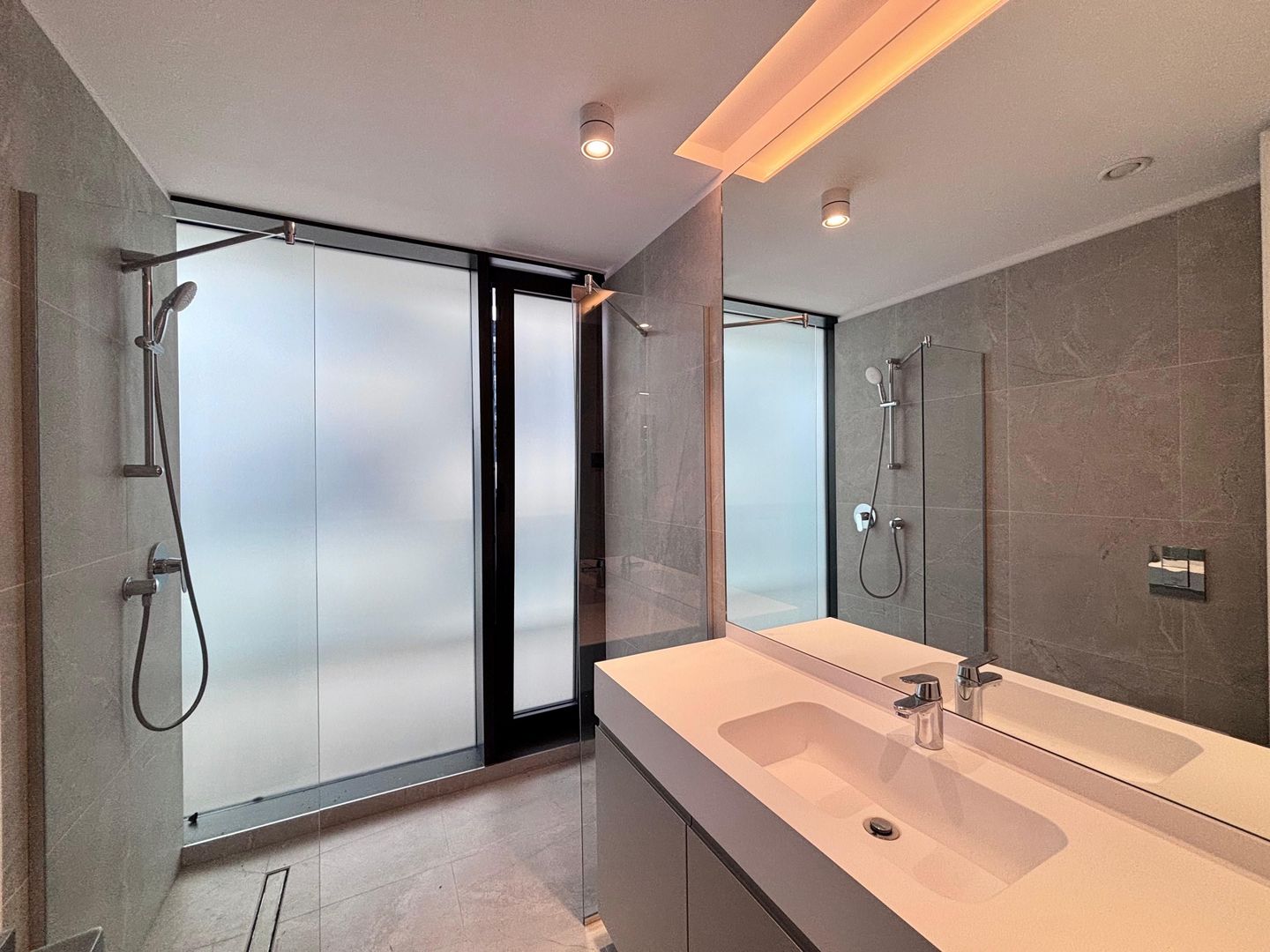 Apartament cu 3 camere de închiriat | Mall Promenada | NOU - 9