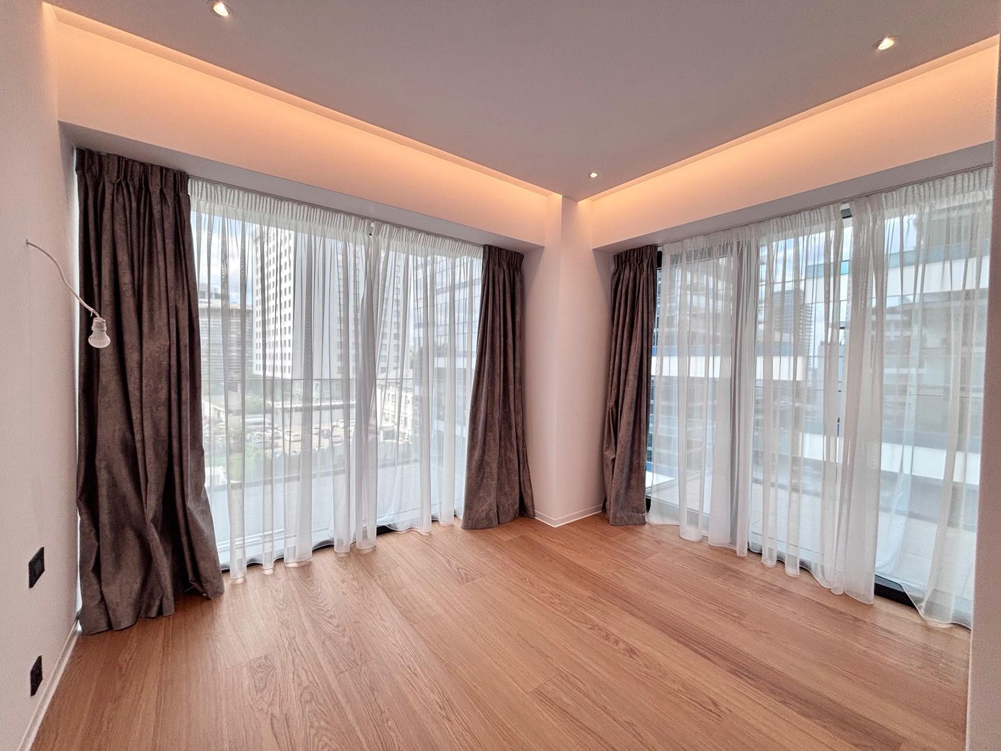 Apartament cu 3 camere de închiriat | Mall Promenada | NOU - 10