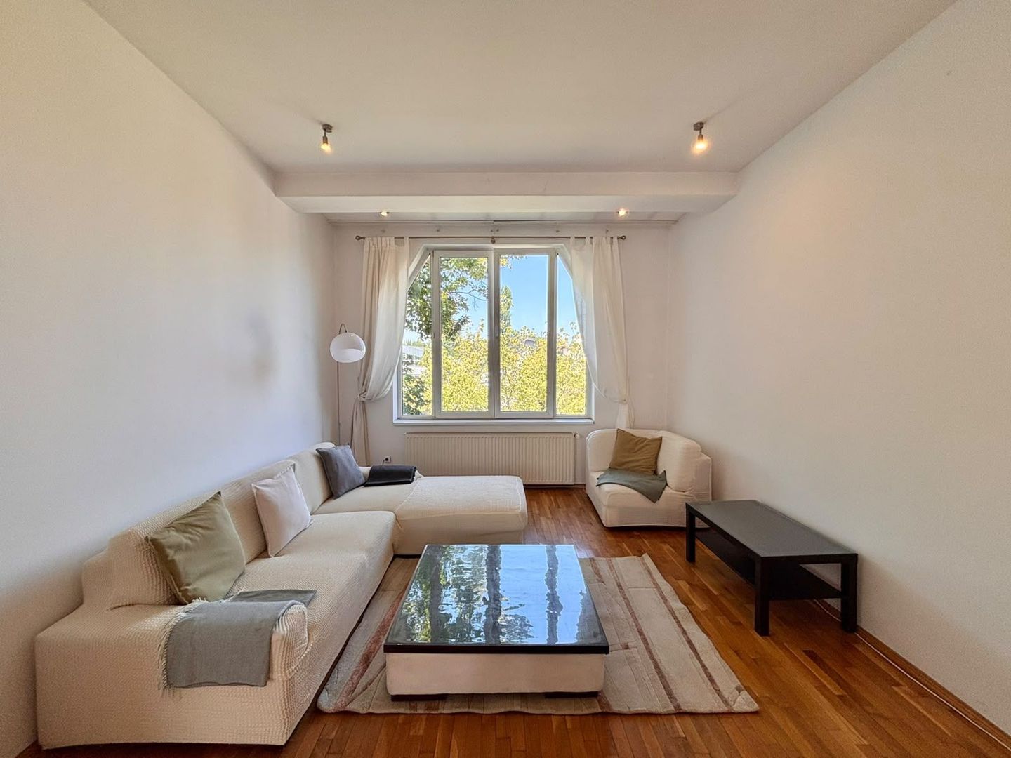 Apartament cu 3 camere de închiriat | Primaverii