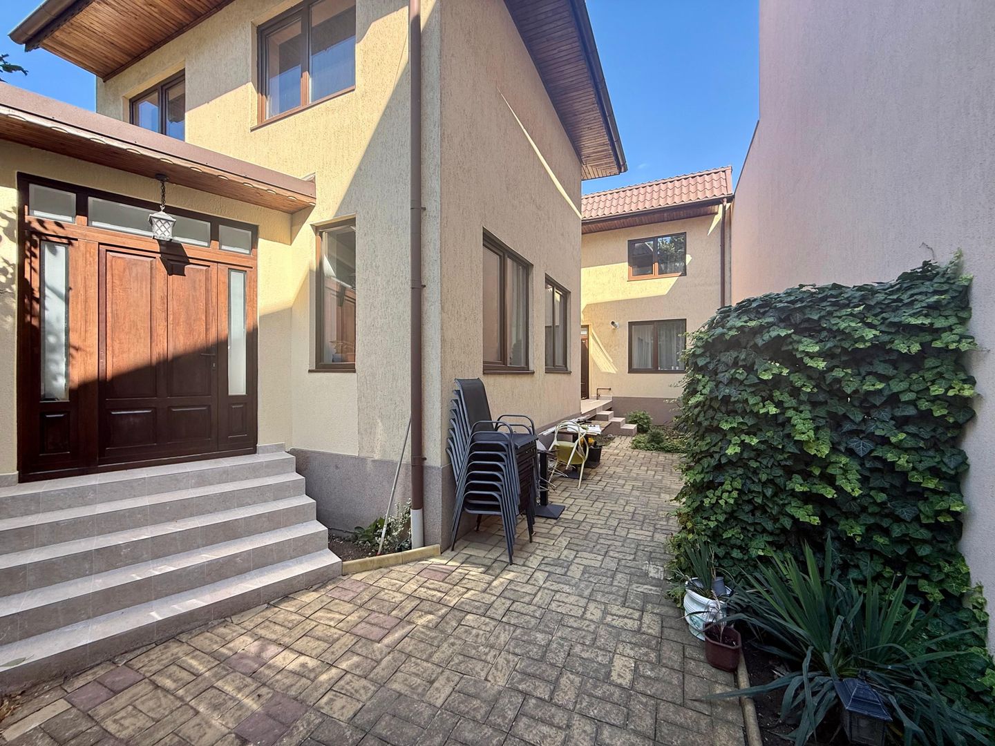 VILA | CASA DE INCHIRIAT | DOMENII | 9 CAMERE