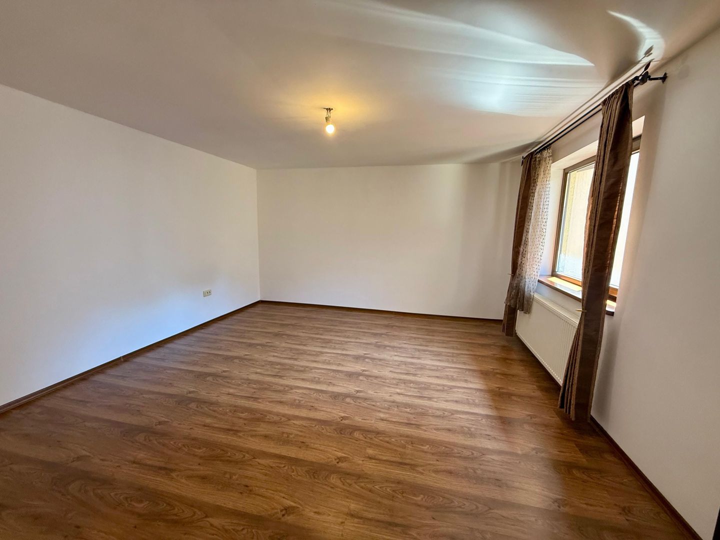 VILA | CASA DE INCHIRIAT | DOMENII | 9 CAMERE - 7