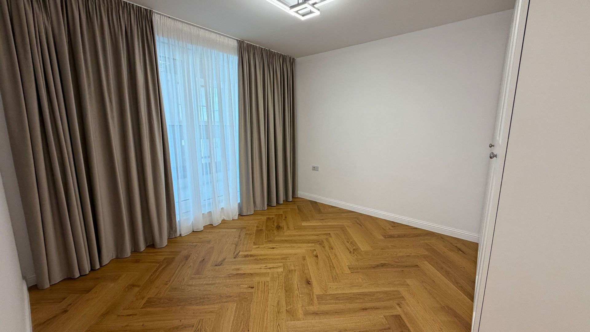 VILA MTM DE INCHIRIAT - PIPERA 3000 EURO
