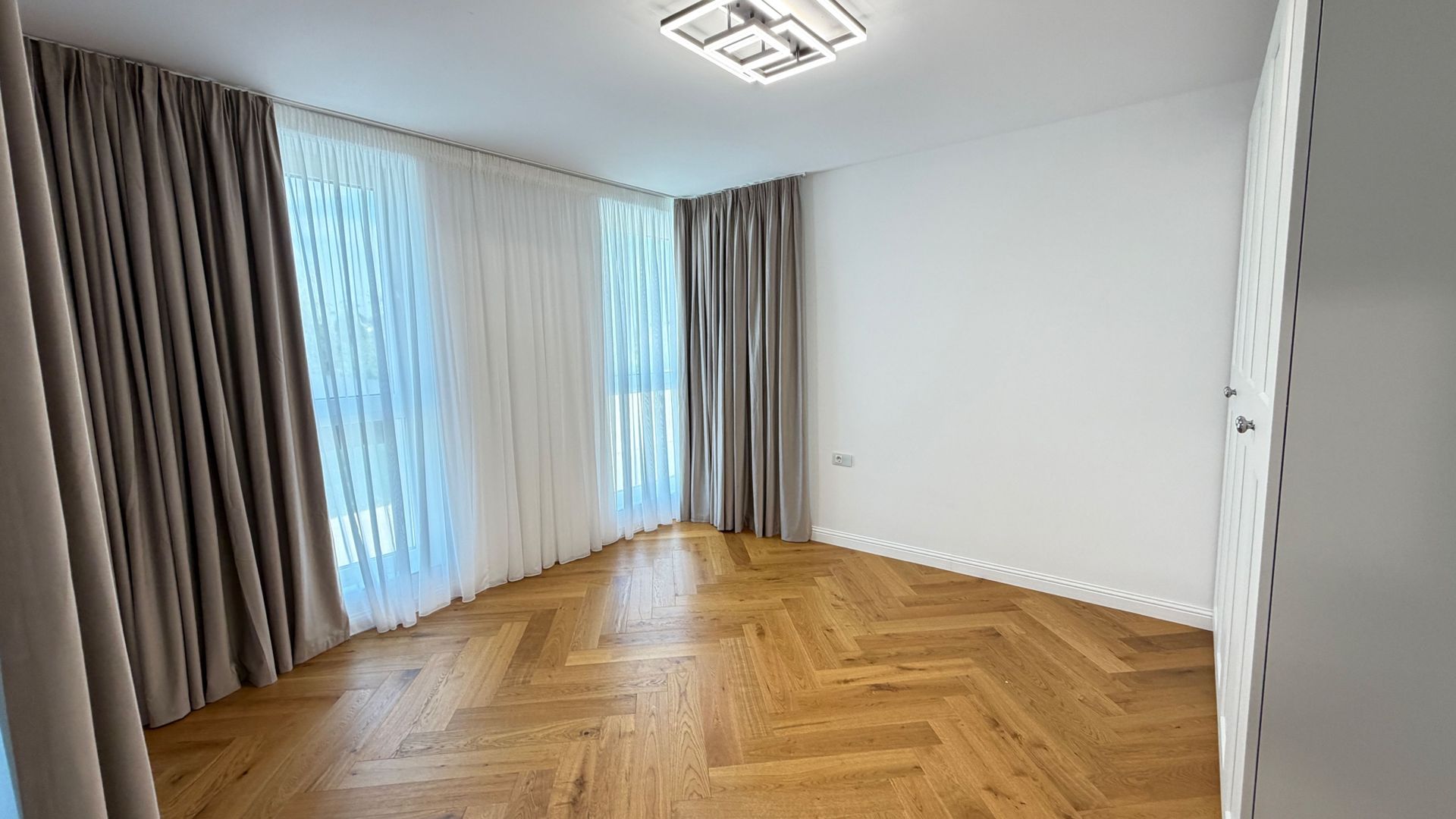 VILA MTM DE INCHIRIAT - PIPERA 3000 EURO - 10