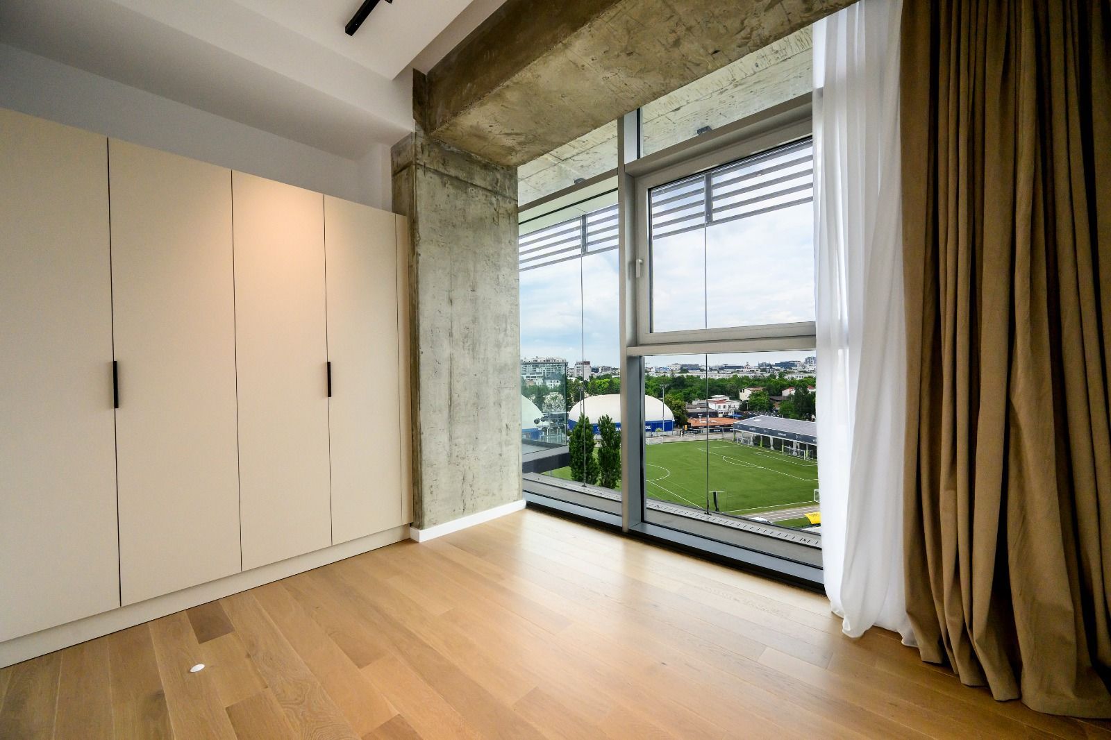3-Room Apartment for Rent // Up-site // Parking Included // Spa