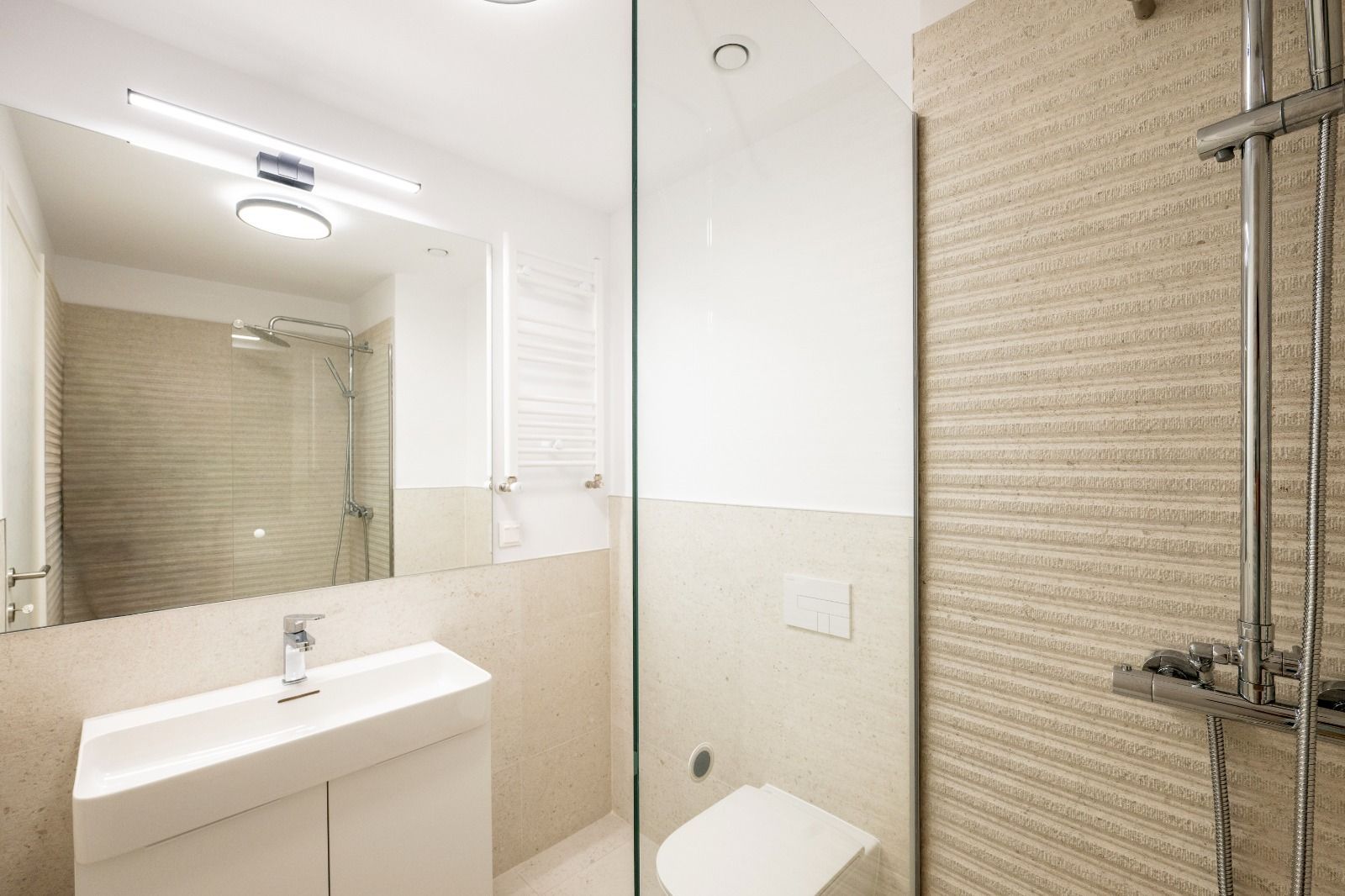 3-Room Apartment for Rent // Up-site // Parking Included // Spa - 17