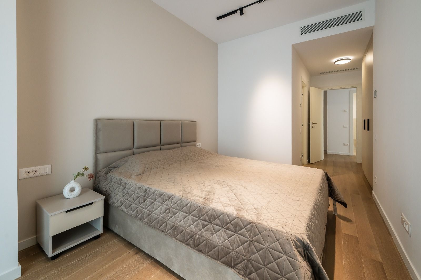 3-Room Apartment for Rent // Up-site // Parking Included // Spa - 18