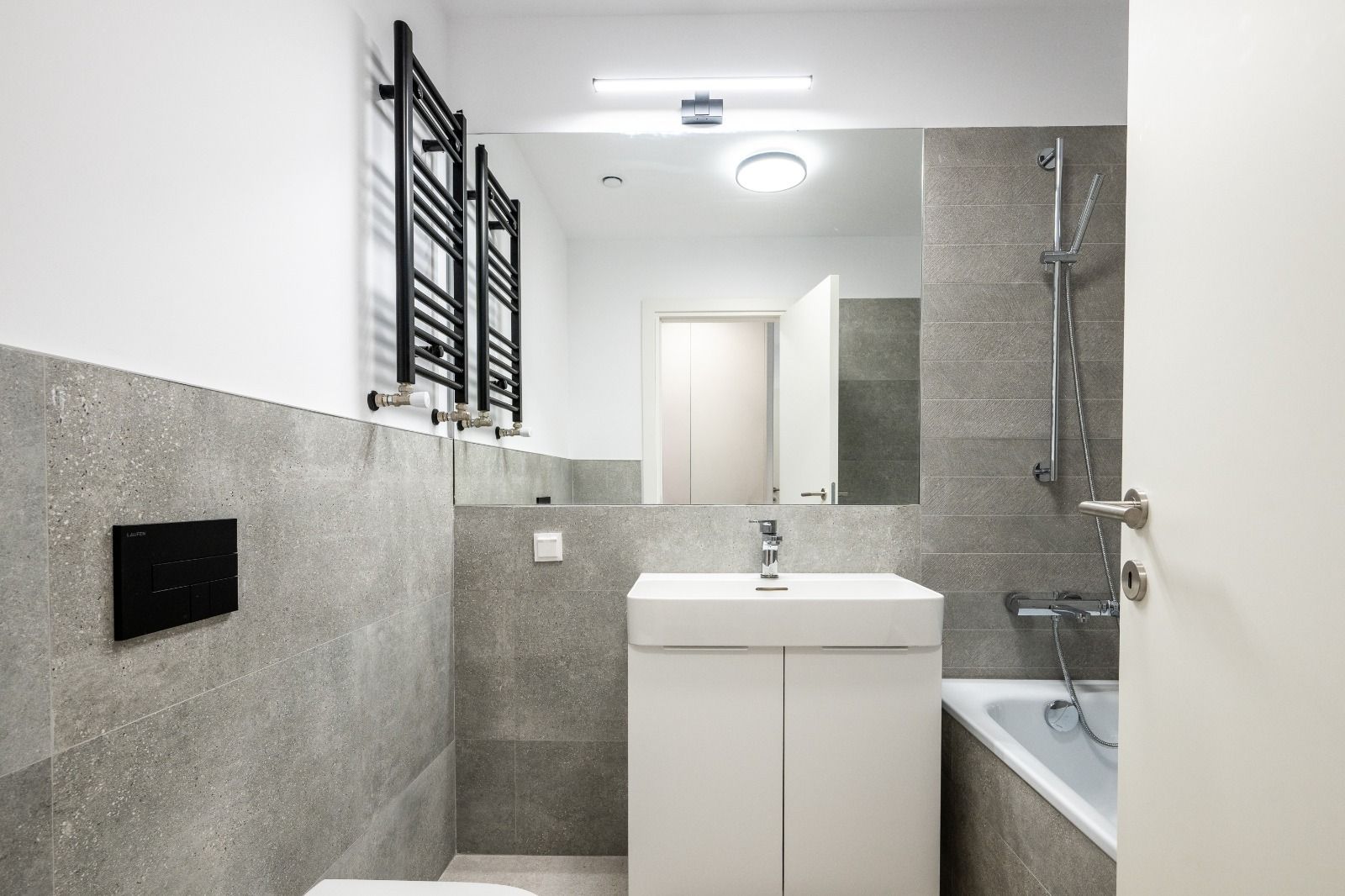 3-Room Apartment for Rent // Up-site // Parking Included // Spa - 12