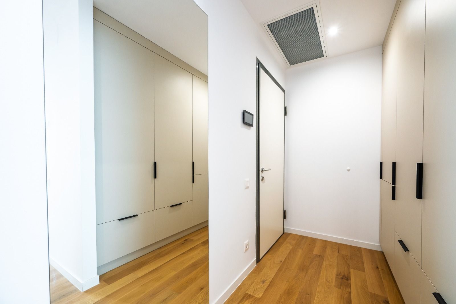 3-Room Apartment for Rent // Up-site // Parking Included // Spa - 6