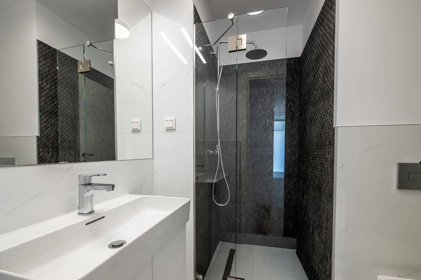 3-Room Apartment for Rent // Up-site // Parking Included // Spa - 10