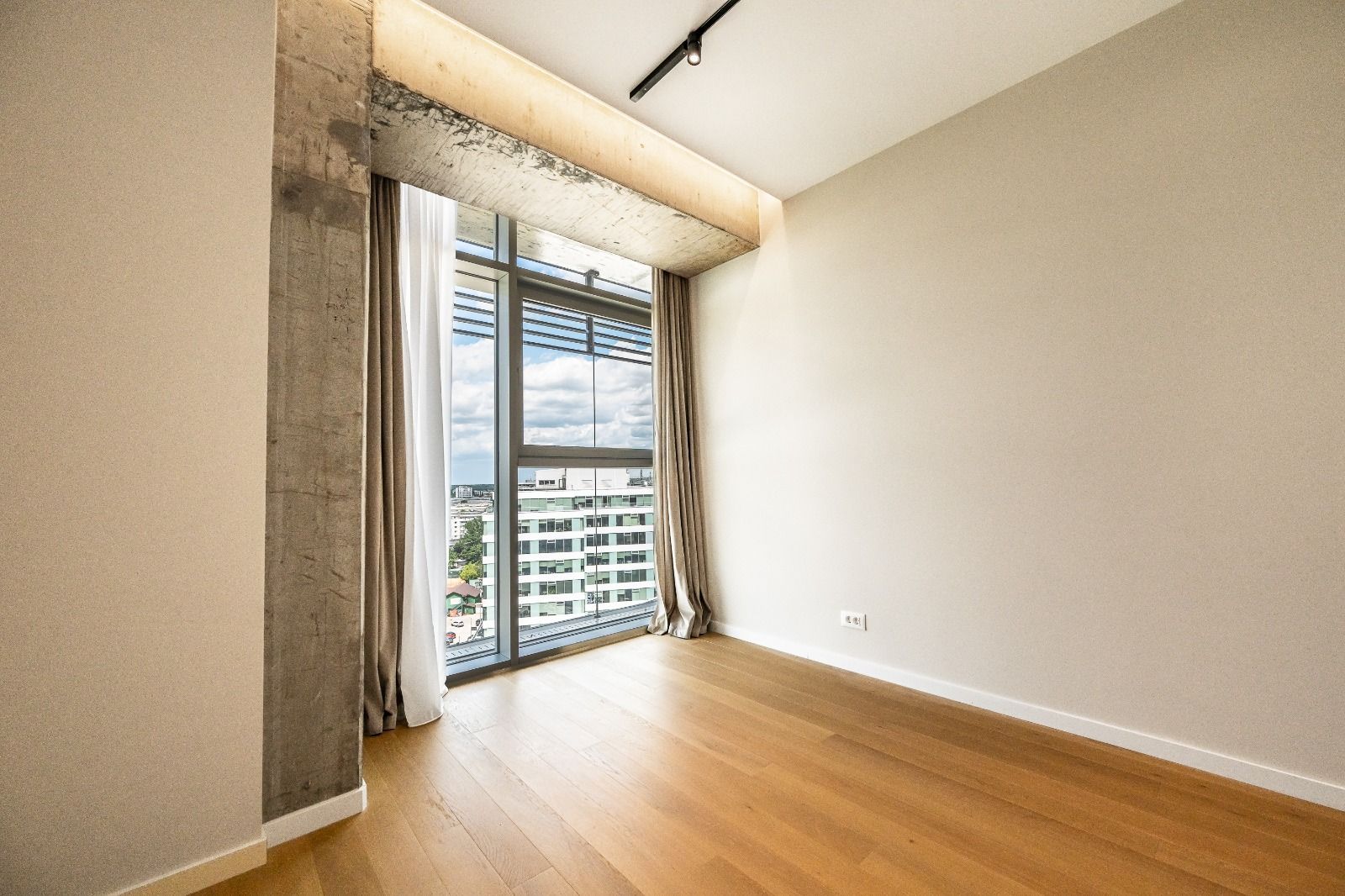 4-Room Apartment for Rent // Up-site // Parking Included // Spa - 13