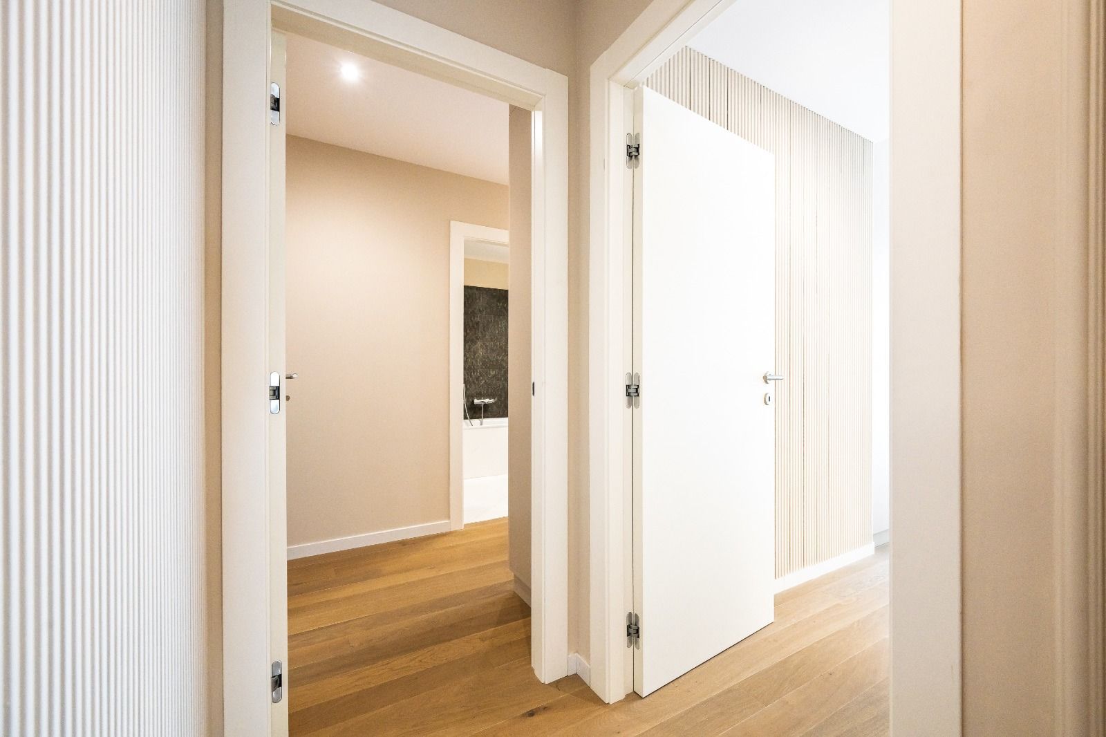 4-Room Apartment for Rent // Up-site // Parking Included // Spa - 17
