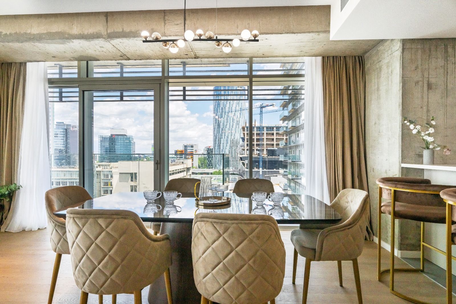4-Room Apartment for Rent // Up-site // Parking Included // Spa - 7